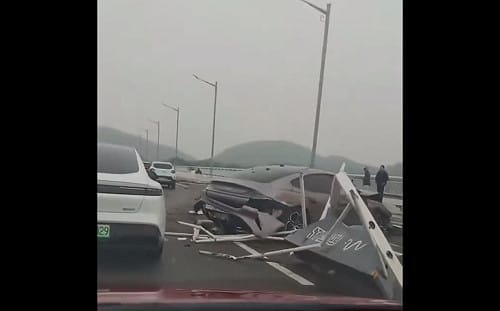 (影) 小米「丟輪保車」特技? 一系列車禍後車輪脫落被嘲諷 雷軍竟這樣說.....
