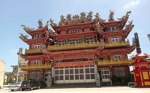 飛官辛柏毅失聯！ 消息傳回家澎湖   親友急赴天后宮祈求媽祖庇佑 