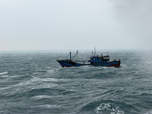 中國漁船6日越界現蹤台中港外海　海巡強制驅離