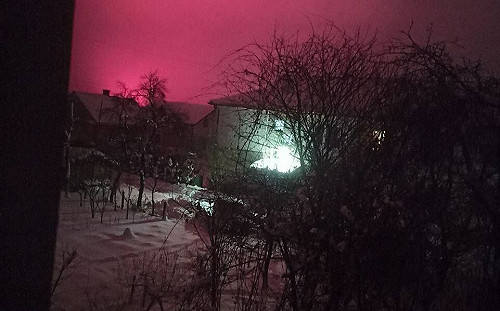 (影) 俄國核攻擊? 榛果樹開轟 烏西出現粉紅色天空 美軍「這些戰機」緊急出動了....