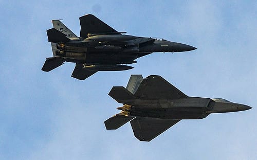 （影）伊朗全國斷網！關閉領空 反哈梅內伊示威逼近革命衛隊總部