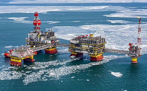 (影) 再次打擊俄能源設施！ 裏海3石油採集平台遭炸 被迫停產