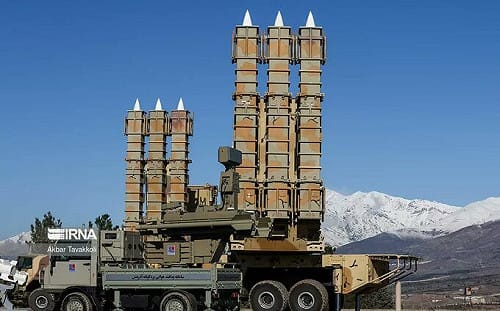 (影) 伊朗警長身中40刀遭抗暴民眾刺殺! 伊斯蘭革命衛隊也驚傳抗命叛變