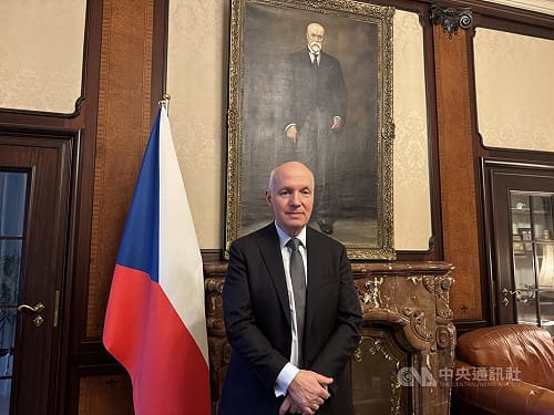 捷克參議員費雪：捷應派兵格陵蘭　嚇阻俄中艦艇威脅