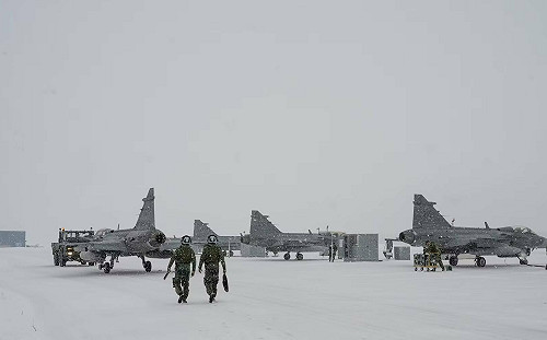 川普吹響「北極爭奪戰」! 想併格陵蘭自曝戰略弱點 中、俄早佔主導地位 