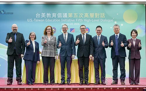 「台美教育倡議」高層對話：訂定三年教育合作策略、強化美台 STEM 人才培育 