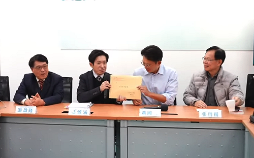 張惇涵狠酸黃國昌「非密件可帶出」  網讚爆：這巴掌打得真響了！ 