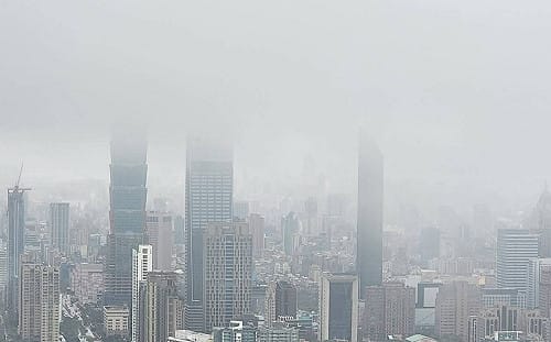 徒手攀登101遇雨喊卡 Netflix宣布延期至週日上午9點直播