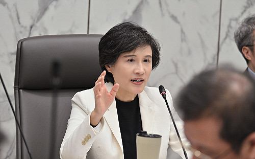 籲立法院儘速審查總預算 鄭麗君：盼2027達成無人機全非紅供應鏈