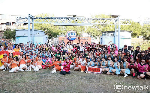 「舞動迎新春 × 親子拓印樂」 曾培雅歐政豪接棒亮相熱鬧迎新春