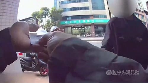 見女網友要買點數驗身分　台中男提款購買險遭詐