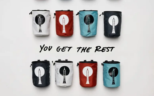 霍諾德徒手爬101腰上「鎂粉袋小包」爆紅！全球僅限量20個　抽獎辦法公布了