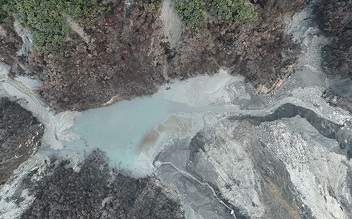 馬太鞍溪堰塞湖成功降挖見底   林保署曝艱險施工過程