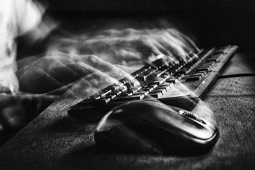 英相施凱爾即將訪中之際　傳中國駭入英官員手機數年