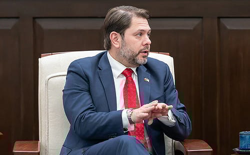 美方接連示警！繼參院軍委會主席後  蓋耶哥再發文斥藍白擋軍購