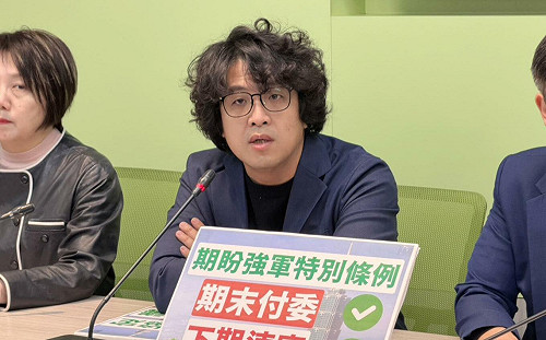 白版軍購條例遭批不專業 沈伯洋酸爆黃國昌：維基百科軍購就上手 