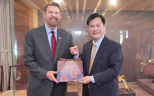 盼美儘速通過避免雙重課稅 林佳龍：以「台灣模式」打造台美聯合艦隊 