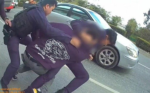 花蓮逆子強搶母汽車！揮開山刀與警對峙   4罪移送法辦