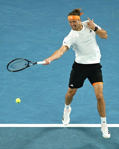 澳網男單茲韋列夫24記愛司發威　擊敗美國新秀晉4強