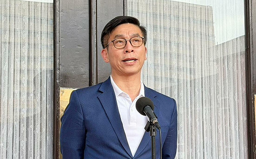 白版國防特別條例付委！院版遭放生  鍾佳濱怒批：不敢一起比較？