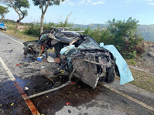 喝太茫花蓮男連撞電桿路樹後變敞篷車 酒駕累犯送辦