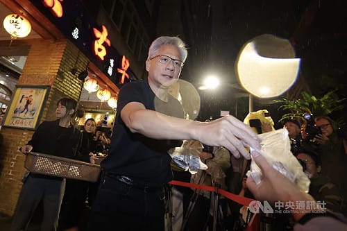 輝達投資OpenAI千億美元卡關？黃仁勳駁斥：無稽之談