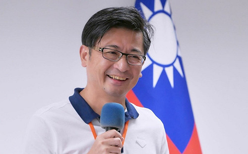 為參選彰化縣長鋪路？謝典霖深夜發文：我一直在準備的路上 