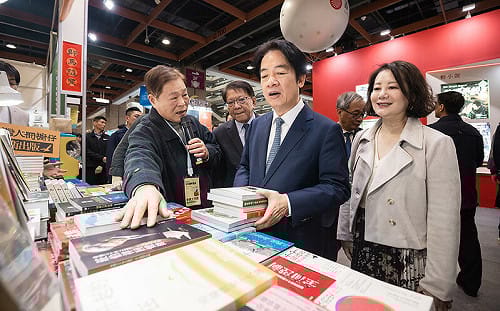 大逛國際書展 賴清德：找老師不如找好的書