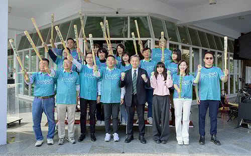 高雄湧言會「17 人團結戰隊」成軍！ 誓成為高雄施政最強後盾