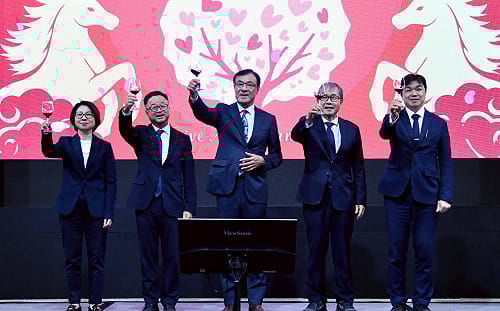 蘇嘉全：搭建串聯世界各地台校平台  培育優秀下一代