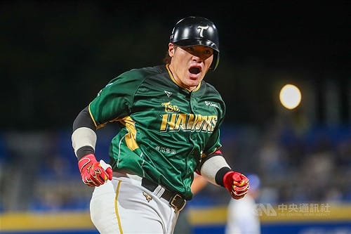 雄鷹捕手張肇元手肘韌帶將開刀　歸隊時間待評估