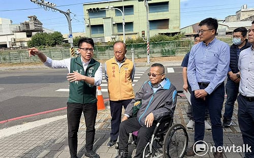 南市大橋國中周邊人行步道建設牛步  身障團體批市府漠視行人身障者用路安全