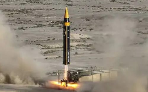 要從防禦轉進攻? 伊朗秀4高超音速多彈頭導彈 逾8馬赫 15分鐘可抵以