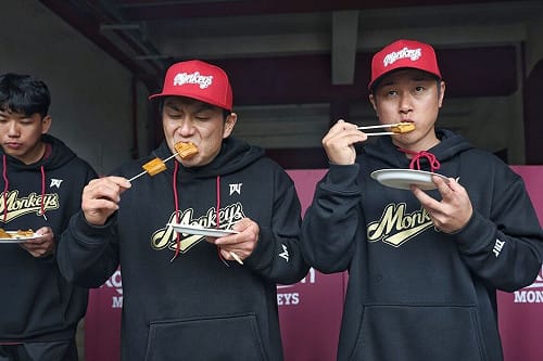 2日職球星來台指導猿隊　點名邱鑫、陳佳樂值得期待