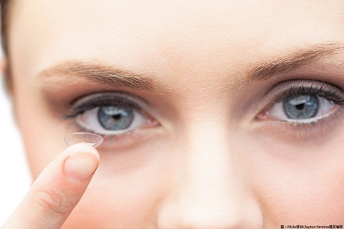 戴隱形眼鏡超過8小時恐失明  食藥署：是真的！