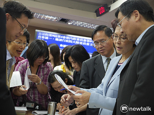 田弘茂神隱 藍委要求綠委不能護航