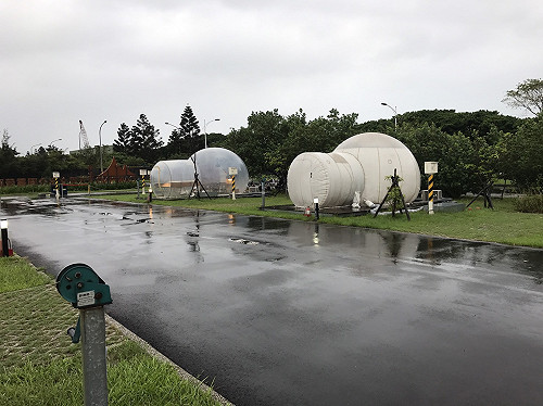 八里超夯泡泡屋沒人管? 床鋪發霉卻要2600元