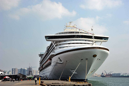 藍寶石公主號首航香港越南  陳菊：遊輪將會以雙母港發展