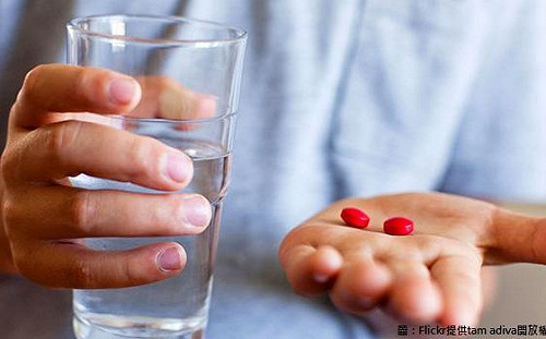 補充葉黃素錠可改善視力？醫師：吃菠菜咖好