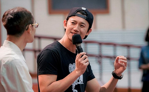 影帝吳慷仁挺性平　籲：別把孩子養在楚門的世界