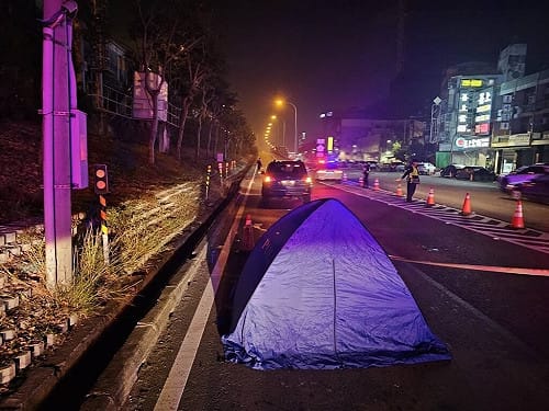 男倒臥交流道匝道遭輾斃　3駕駛涉過失致死送辦