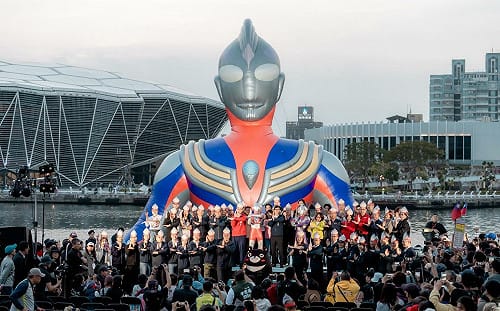 超人力霸王首度降臨高雄港    2026高雄冬日遊樂園盛大開幕 