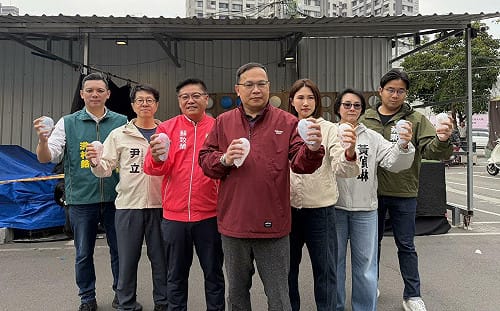 王義川南下率隊揭藍白假監督   尹立：這柯那顆都一樣