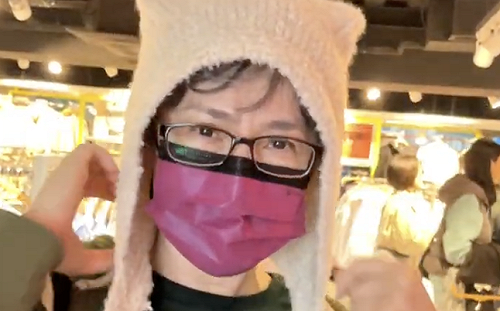 新年穿新衣！蕭美琴低調逛NET 快樂模樣擋不住