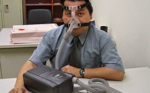 每小時呼吸停止36次、血氧剩76%！名醫曝：戴呼吸器睡覺已24年