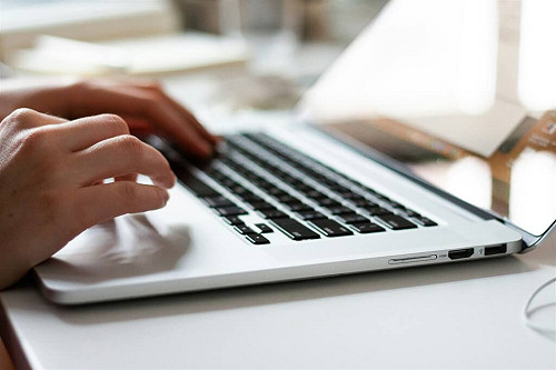 美國家長掀「退筆電」運動　要求孩子回歸紙筆學習