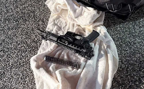 疑賭博糾紛引殺機！苗栗男初一連開13槍 遭警逮送辦