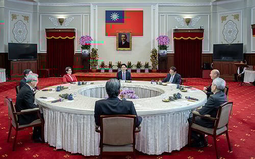 韓國瑜指賴清德願國情報告、統問統答  李鴻鈞：一問一答真的太扯