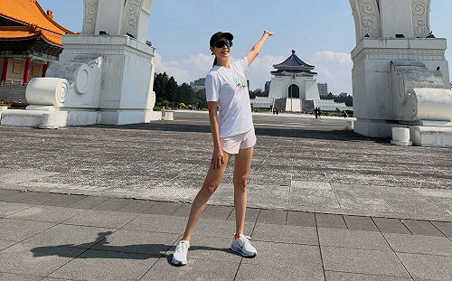 賈永捷嗆蔣中正繼續罰坐  藝術家大讚真猛！喊話文化部「把桌椅拿走讓他半蹲」