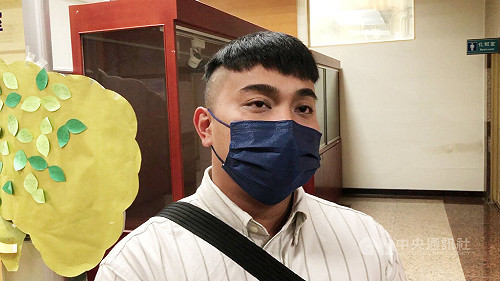 涉酒駕撞死運將案開庭　歌手邱軍休庭鞠躬道歉